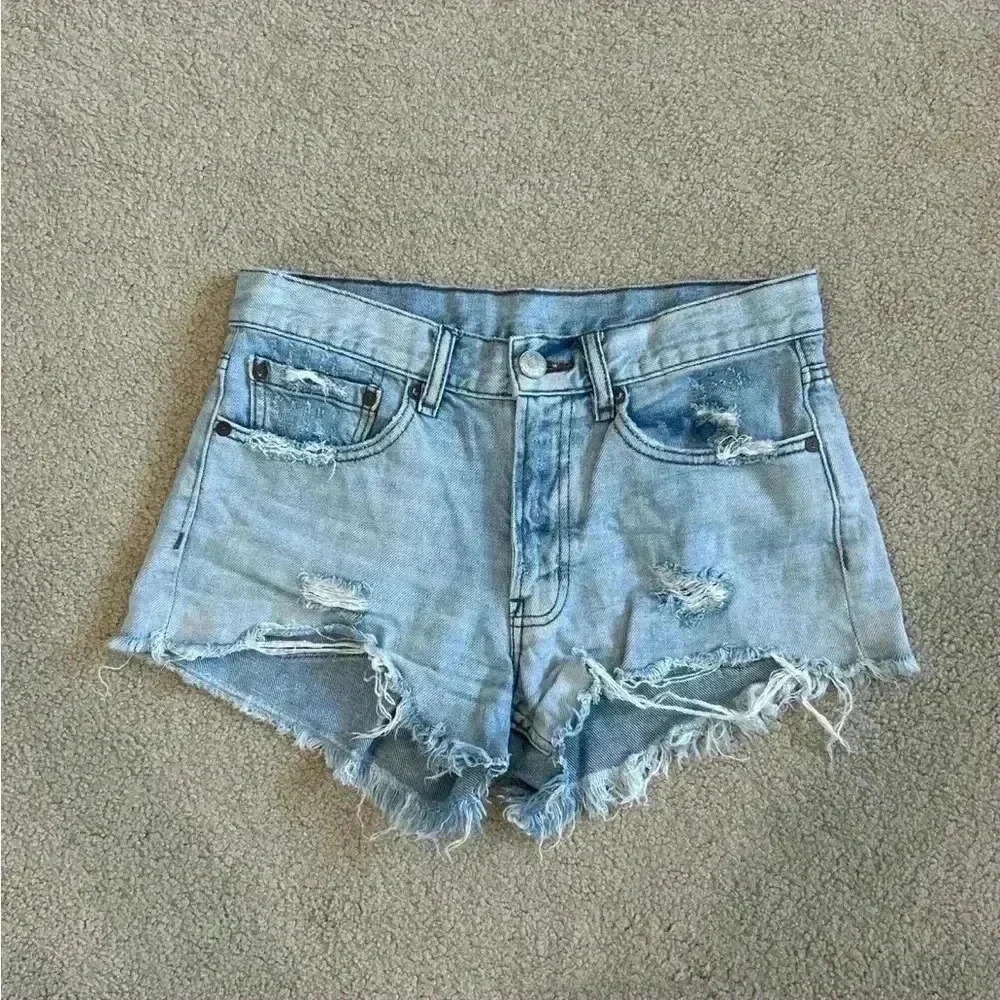 BDG essential short mid rise light blue distressed jeans